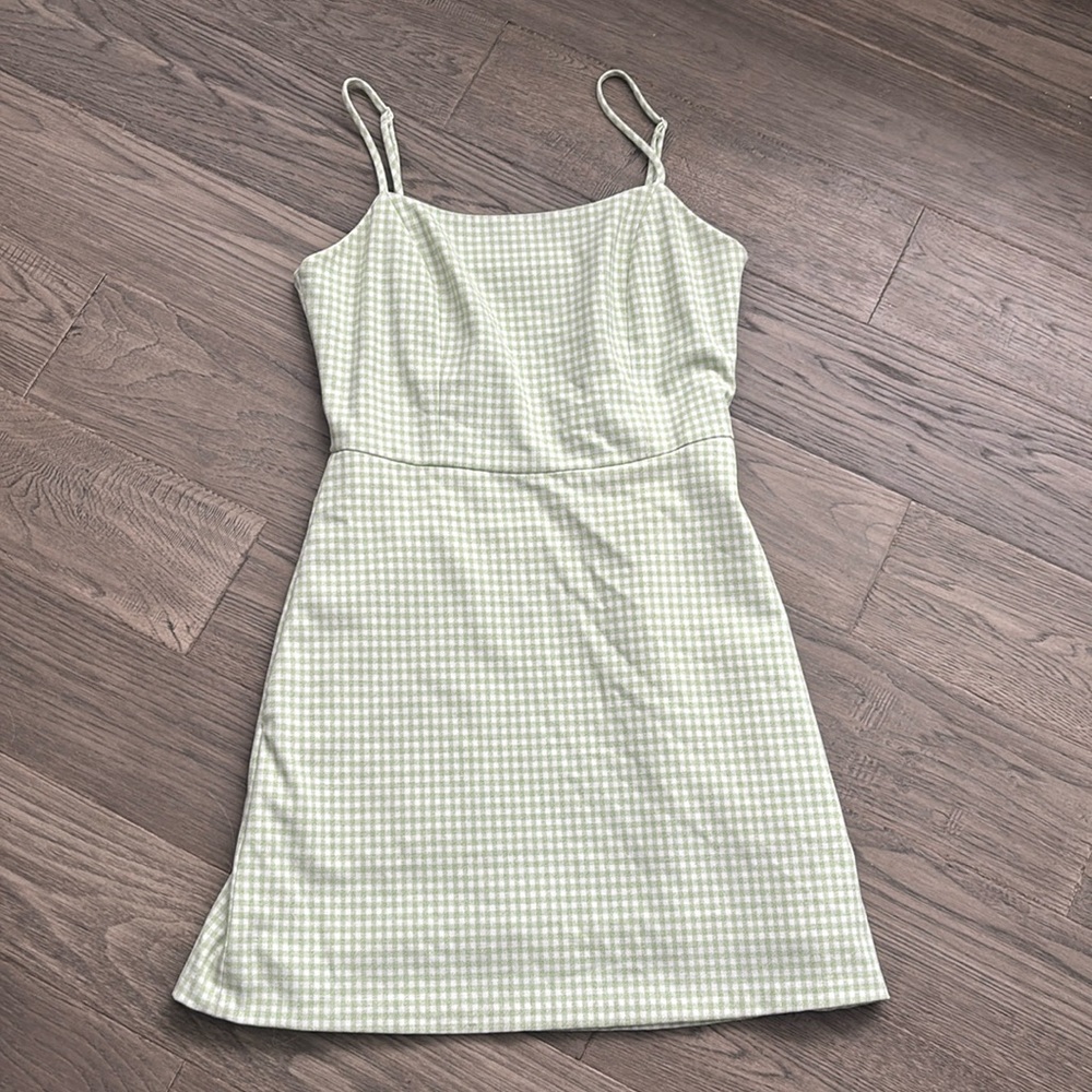Wildfred | Aritzia Isabelle dress in gingham light green and white size 4 - Picture 3 of 16